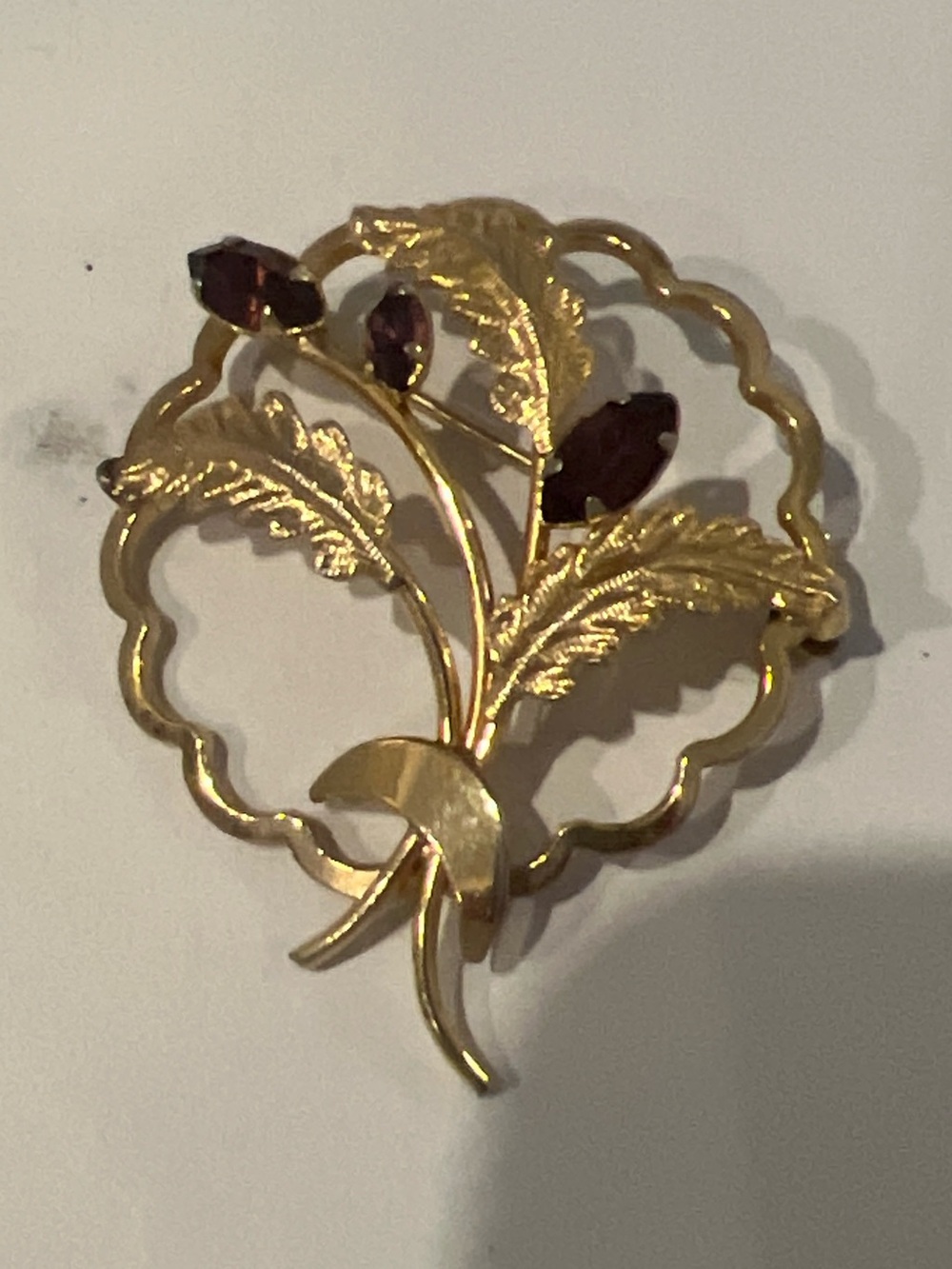 ESTATE 14K gold and garnet floral broach pin Prong Set Waterproofed LUXURY pin